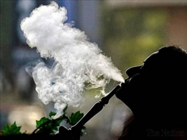 muslim-forbidden-from-smoking-shisha-600x449